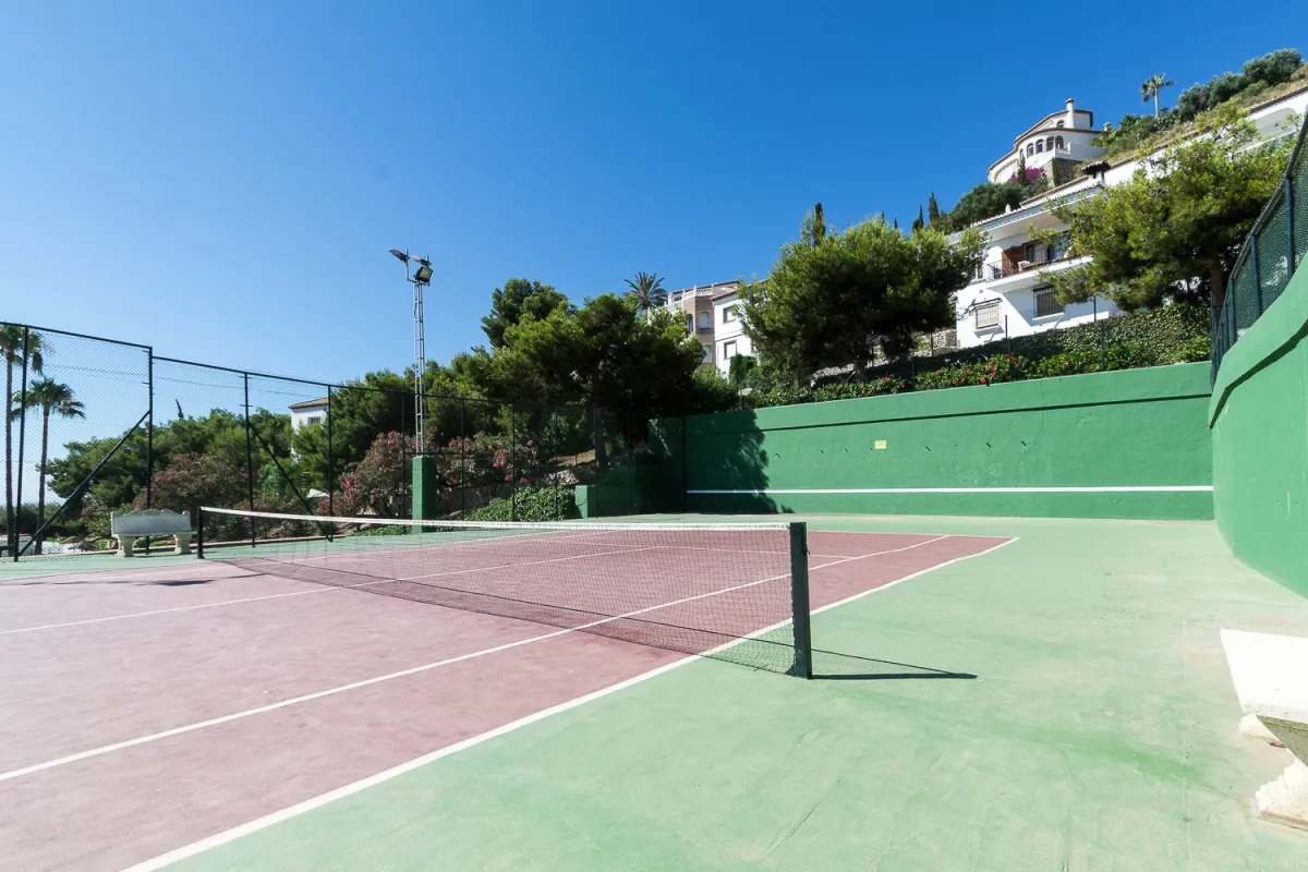 Puede usar la pista de tenis de forma gratuita