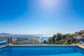 Privater Pool mit Panoramablick auf das Mittelmeer